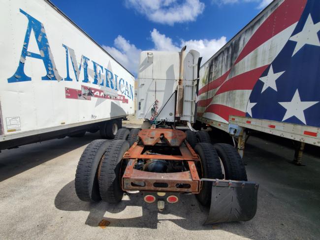 2005 Freightliner Columbia - Detroit Series 60. Great Motor, Truck Will Need Some Work To Make Road Worthy, But This Could Make A Great Start Up Truck!