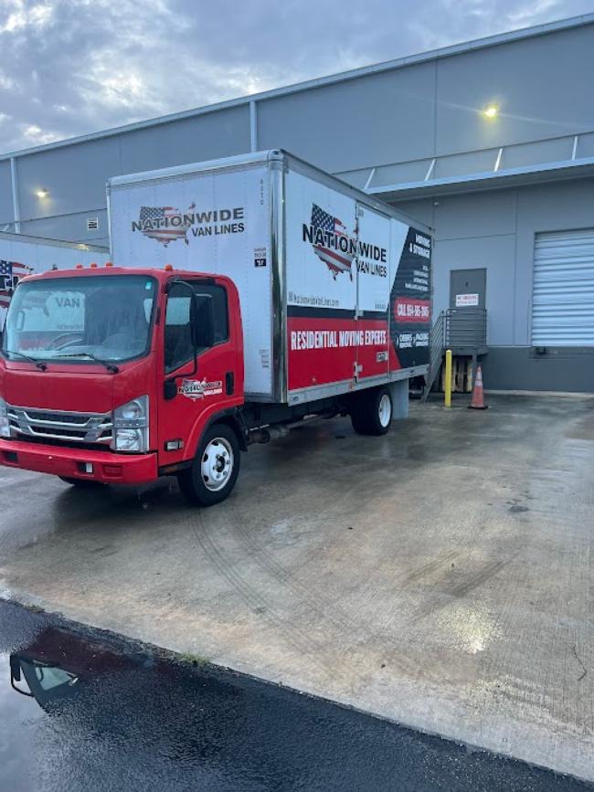 2020-Isuzu-Moving-Van-;-ONLY-44,000