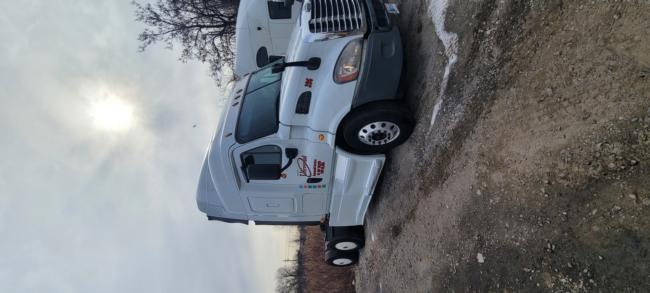 2016-Freightliner-with-772000-miles