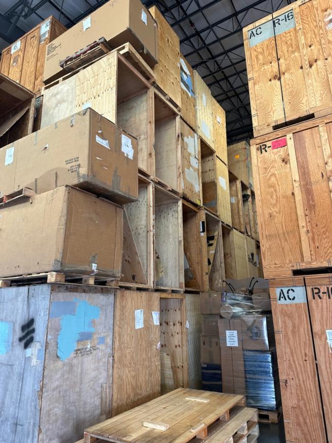 100---Used-Lift-Vans,

Pickup-in