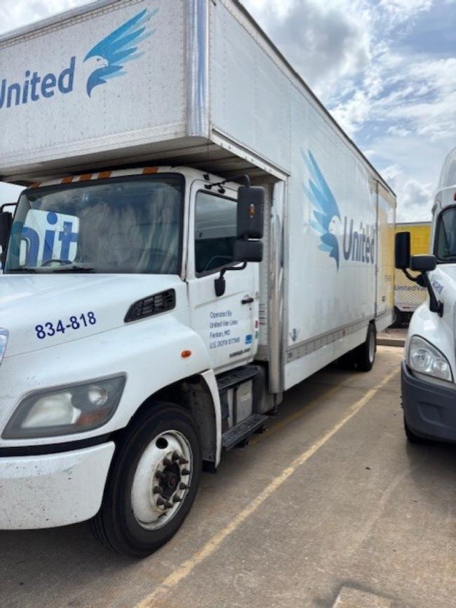 2018-Hino-26ft-Moving-Truck-with