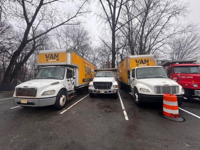 2006-and-2007-Freightliner-trucks