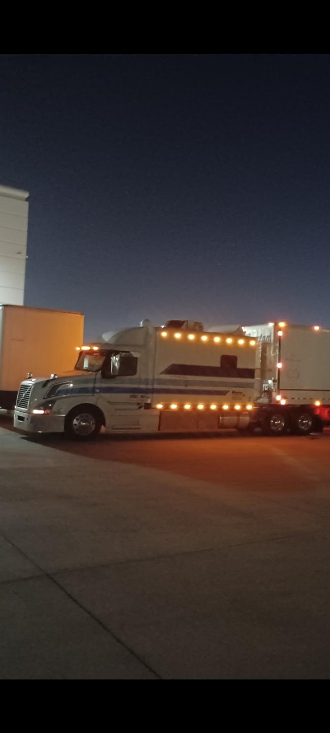 2013-Volvo-ARI,-144-inch-sleeper.