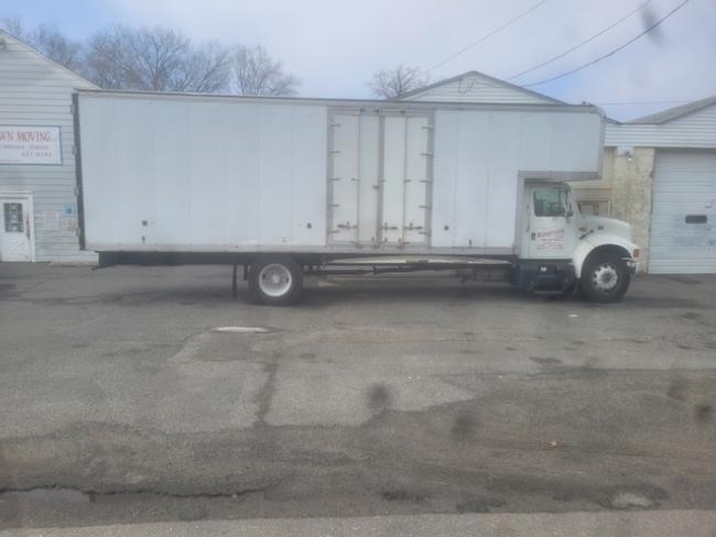 2002-International-Moving-Van,-4700