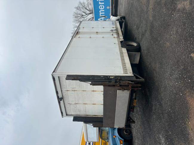 2000-International,-
Moving-box