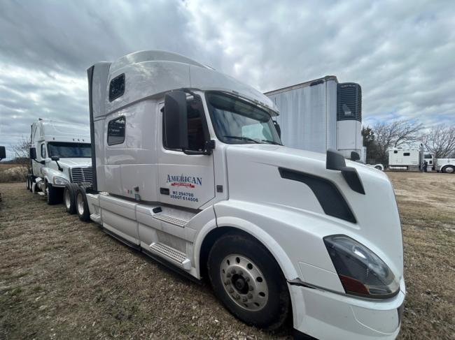 2016-Volvo-VNL-64T-780-1804,-

