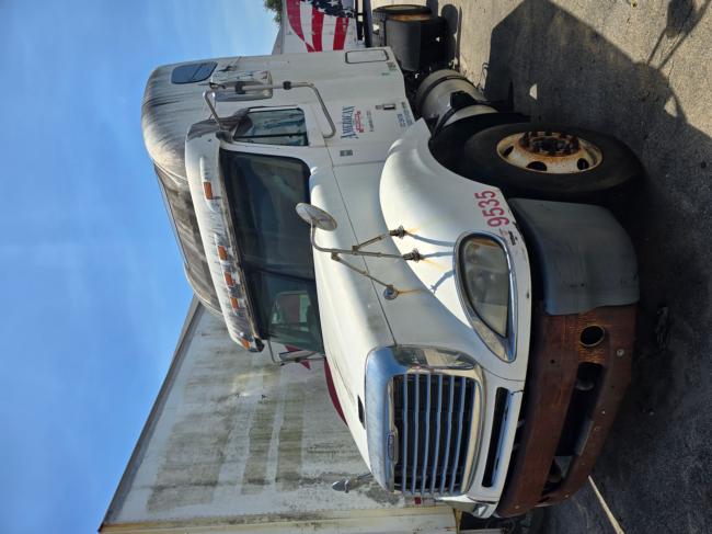 2005-Freightliner-Columbia-9535,-
