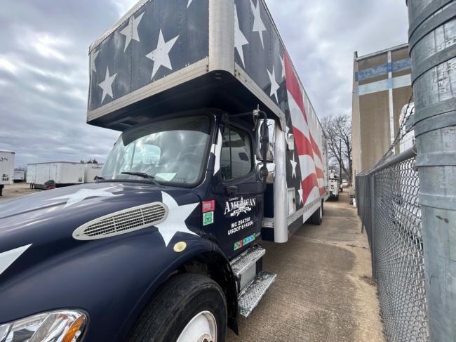 2005-Freightliner-Box-Truck-(33,000)