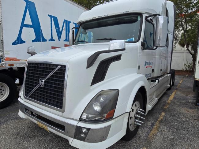 2014-Volvo-VNL-64T-780--$3503,-
