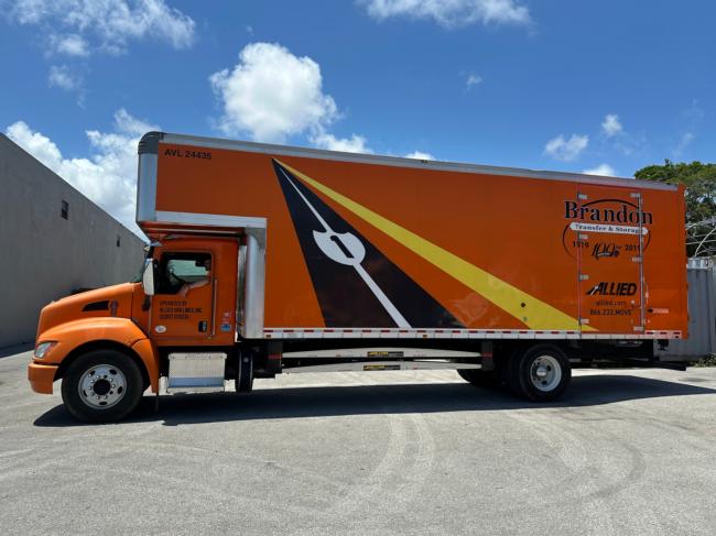 26-Kenworth,-
Miles:-134,350
