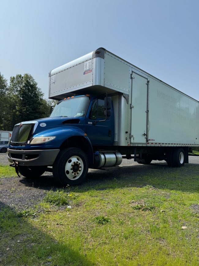 2018-international-4300,-
6-speed