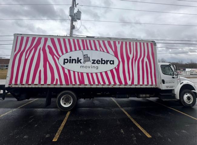 26ft.-Box-Truck-with-lift-gate.-543k