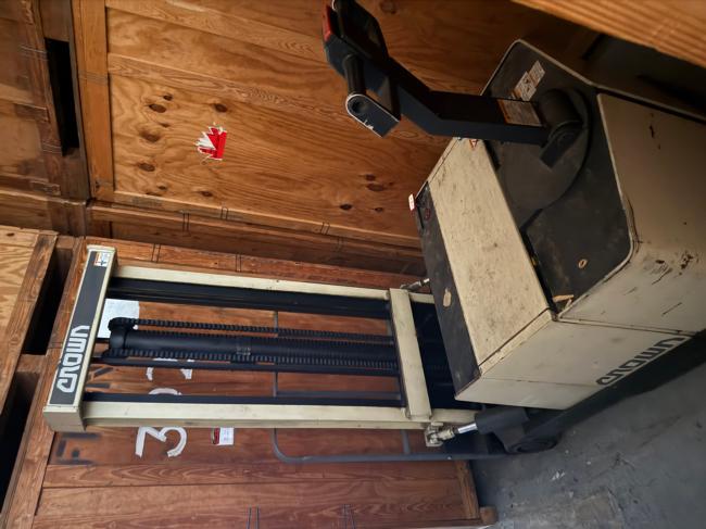 Crown-Battery-operated-pallet