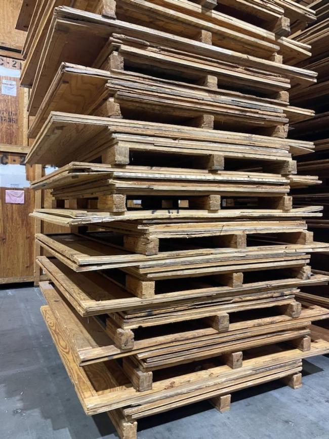 Pallet-vans,-storage-vaults-for