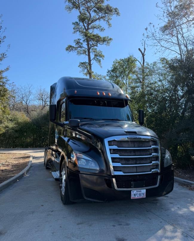 Freightliner-Cascadia-2018-automatic