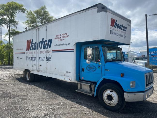 2001-Freightliner-
~26-box