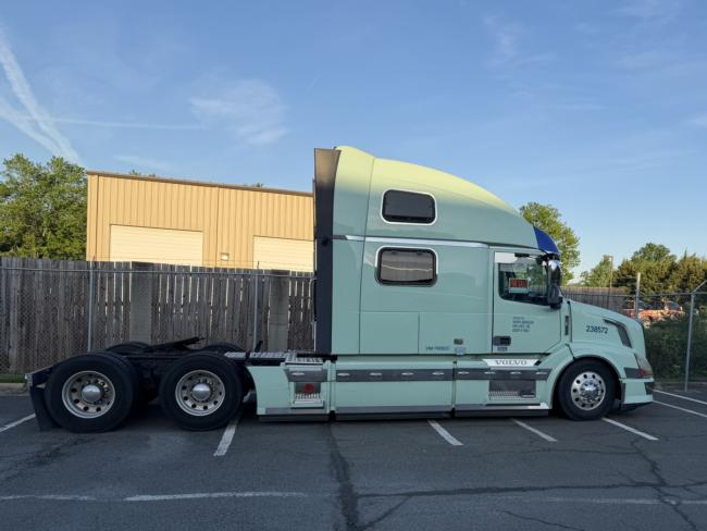 2015-Volvo-tractor.-

Vin-number