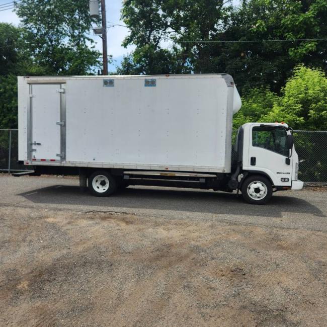 2017-Isuzu-NPR,-Gas,-engine-has