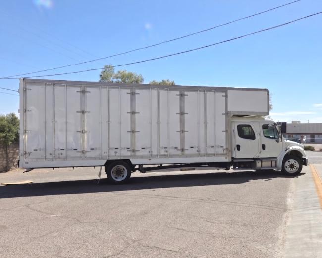FREIGHTLINER-M2:-4-DOOR-CREW-CAB