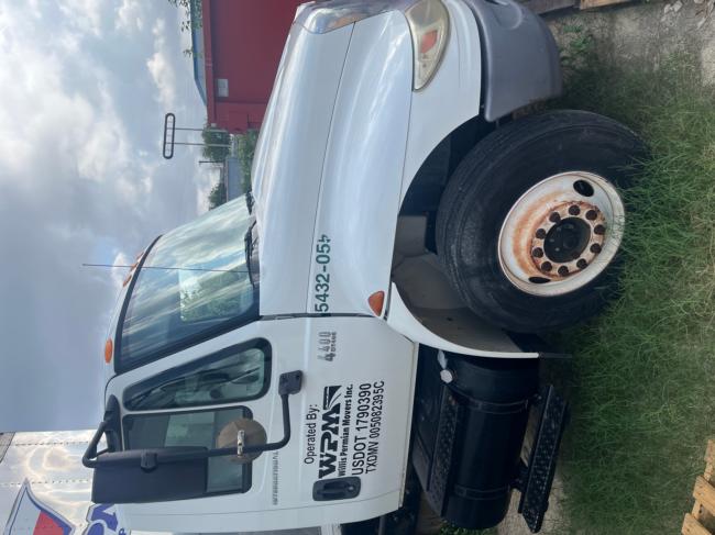 2006-International-4400-Day-Cab