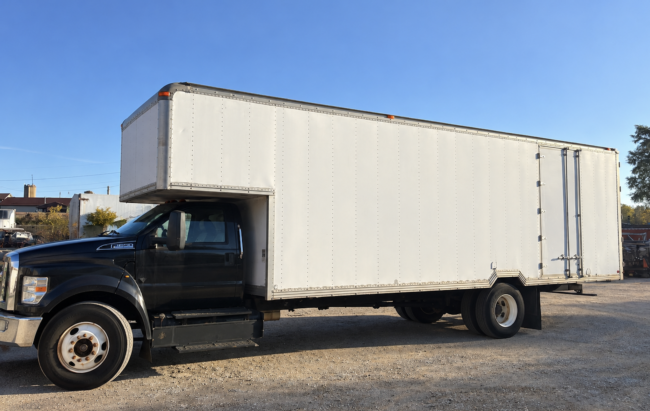 2021-Ford-F-650-26-foot-moving-box