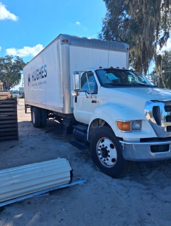 2011-Ford-F750-straight-truck-with